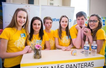 Dundagas vidusskolas komanda «Melnās panteras»